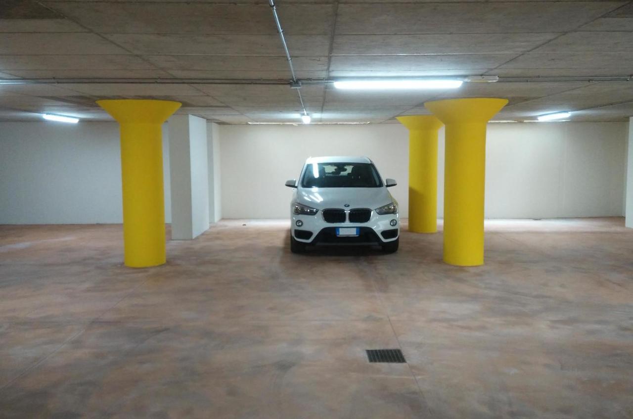 루카 Charme Con Parcheggio 아파트 외부 사진
